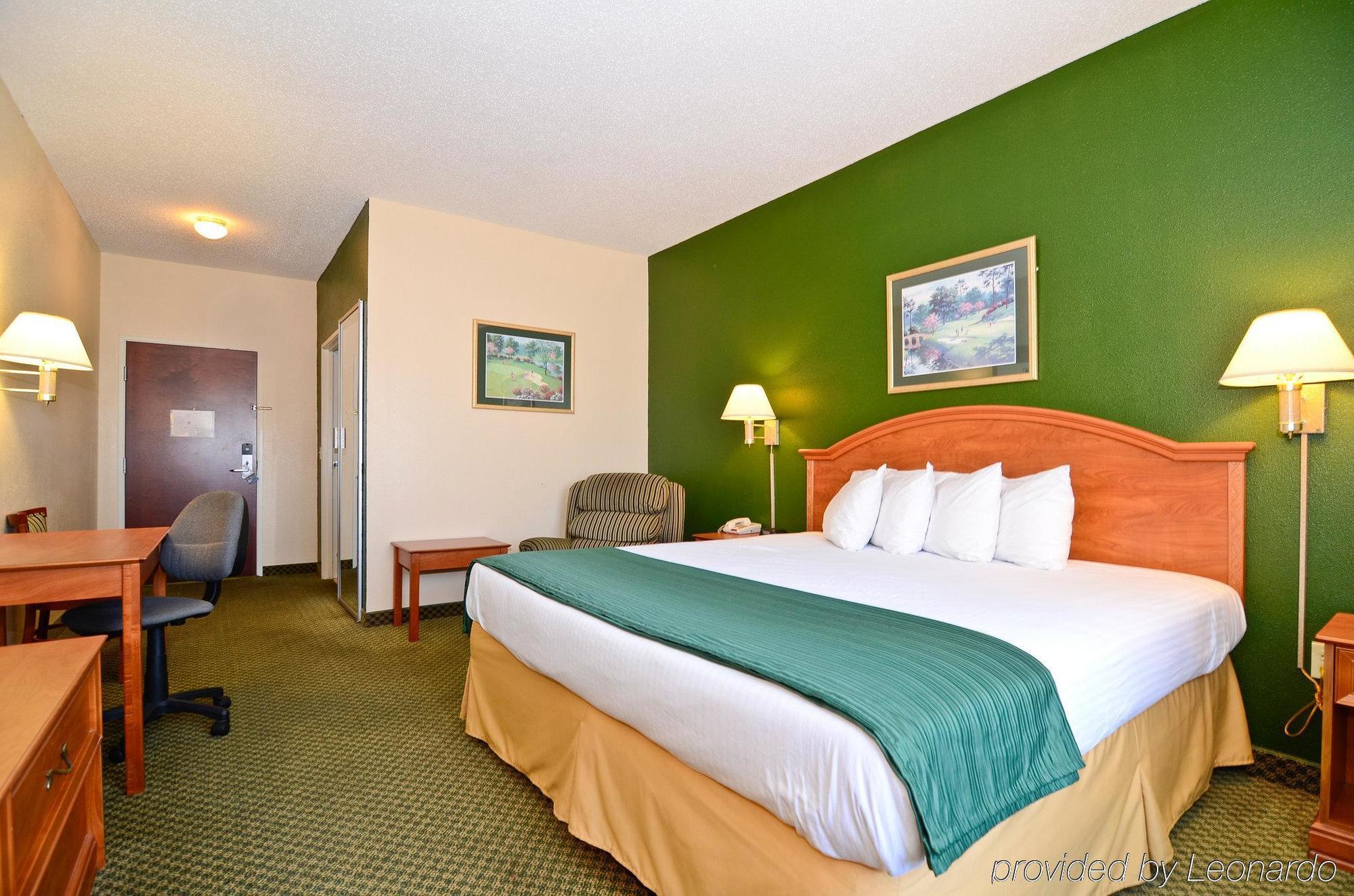 Americas Value Hotel 2*