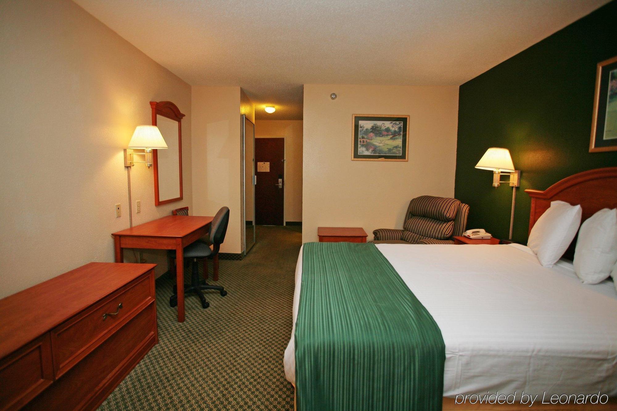 Americas Value Hotel