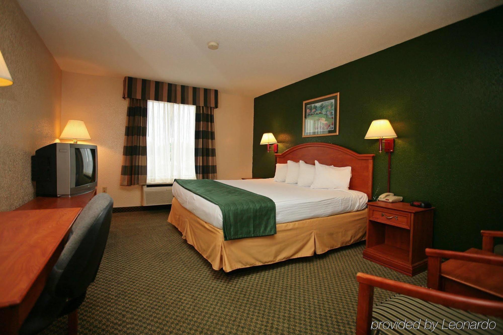 Americas Value 2* Louisville